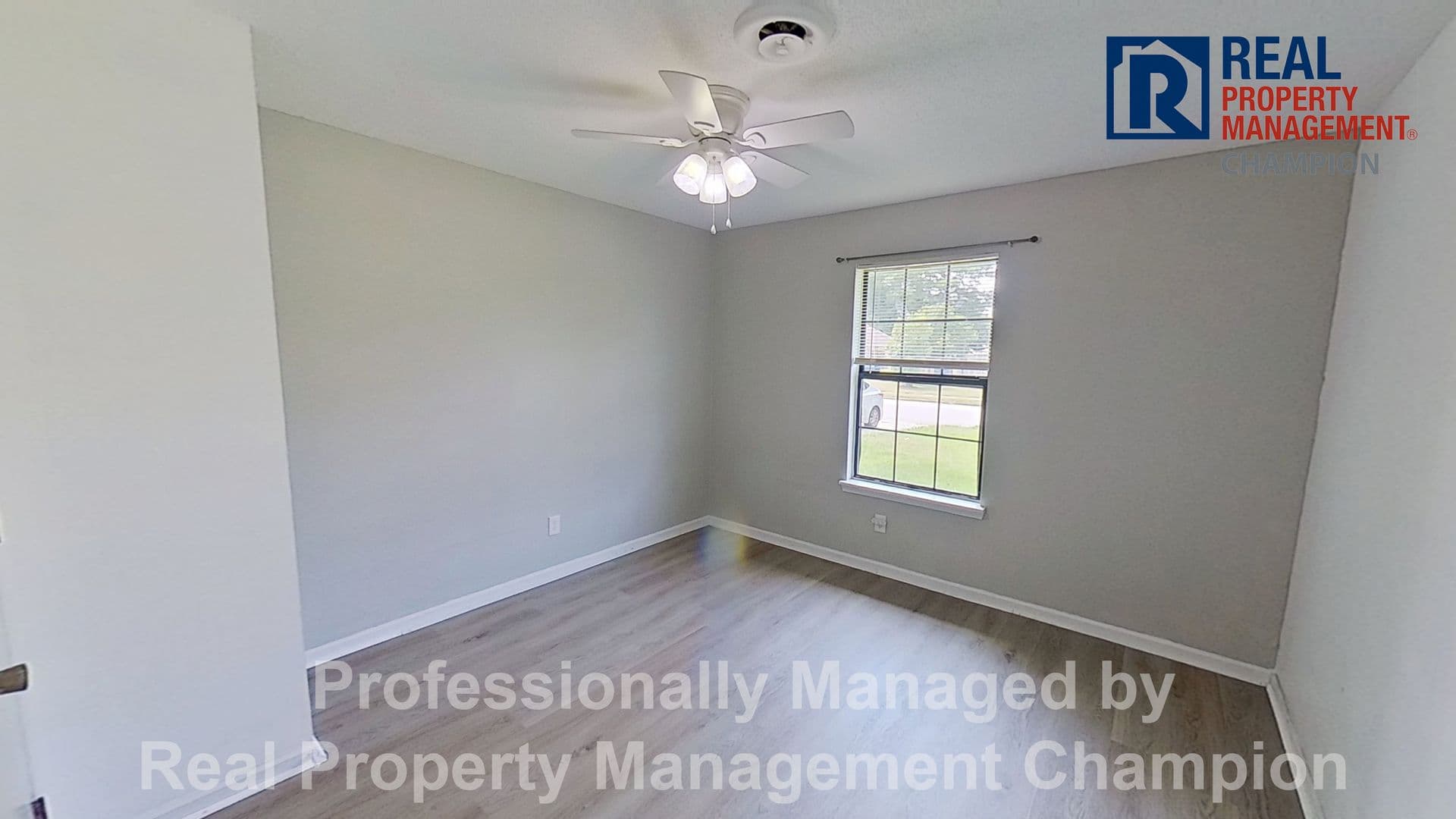 Jacksonville House: 301 Dennis Rd