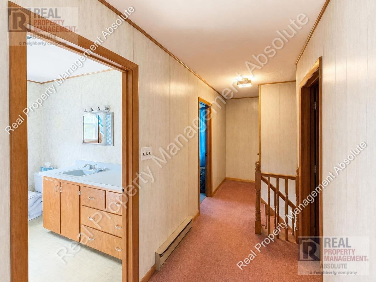 Pelham House: 324 Mammoth Rd