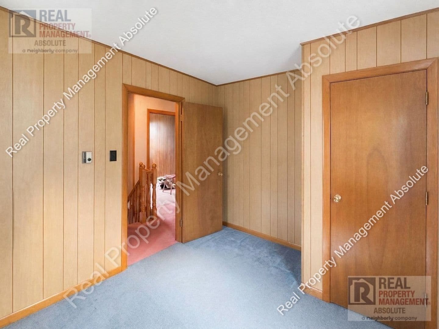 Pelham House: 324 Mammoth Rd