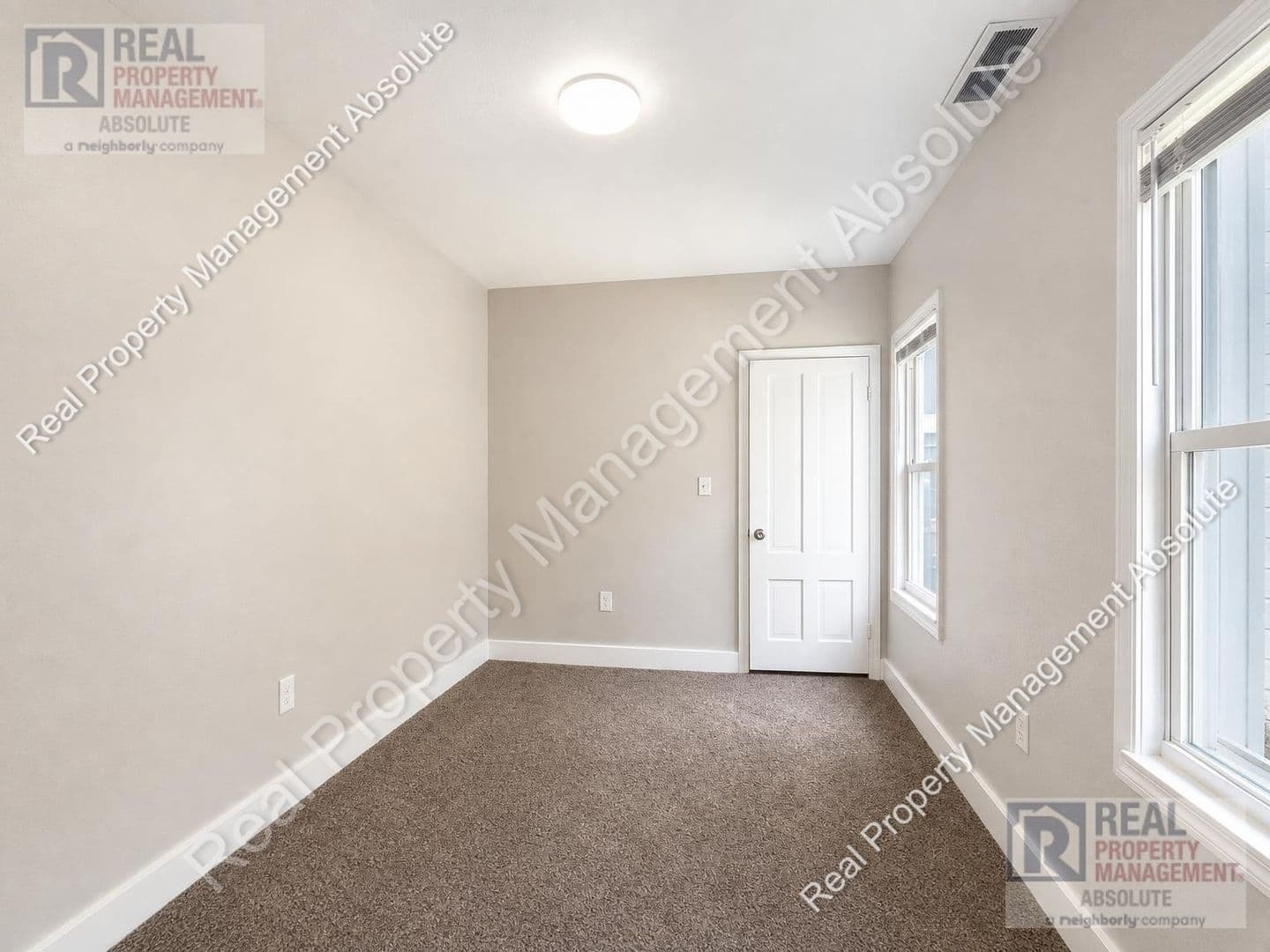 Nashua Apartment: 7 Commercial St