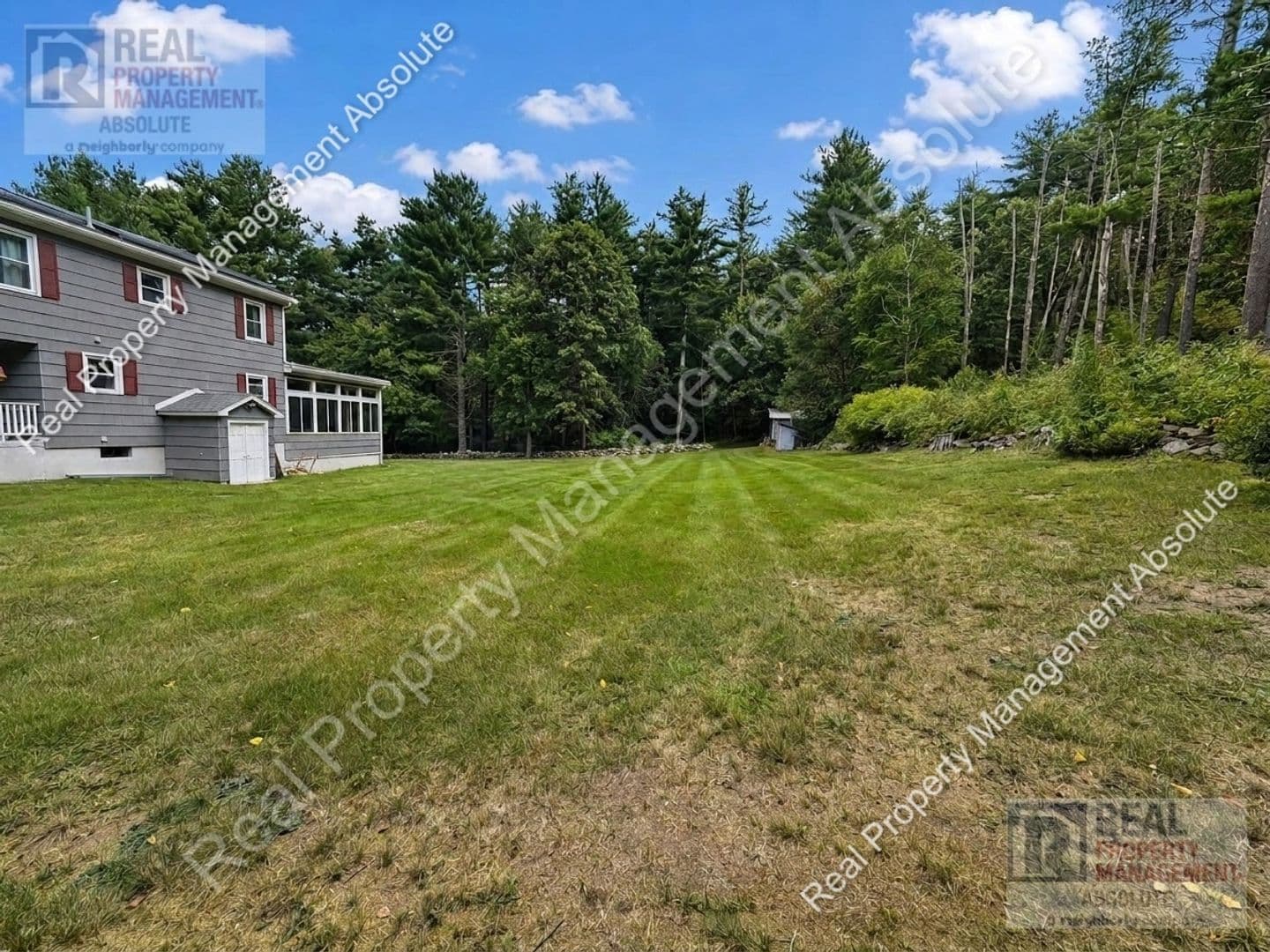 Pelham House: 324 Mammoth Rd