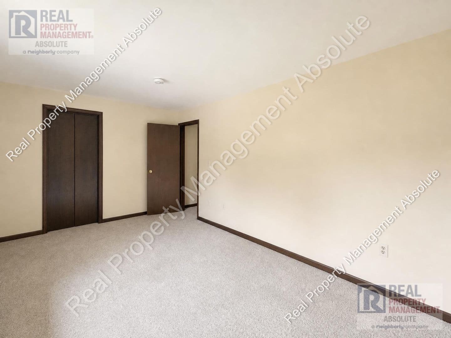 Hudson Apartment: 4 Harwood Rd