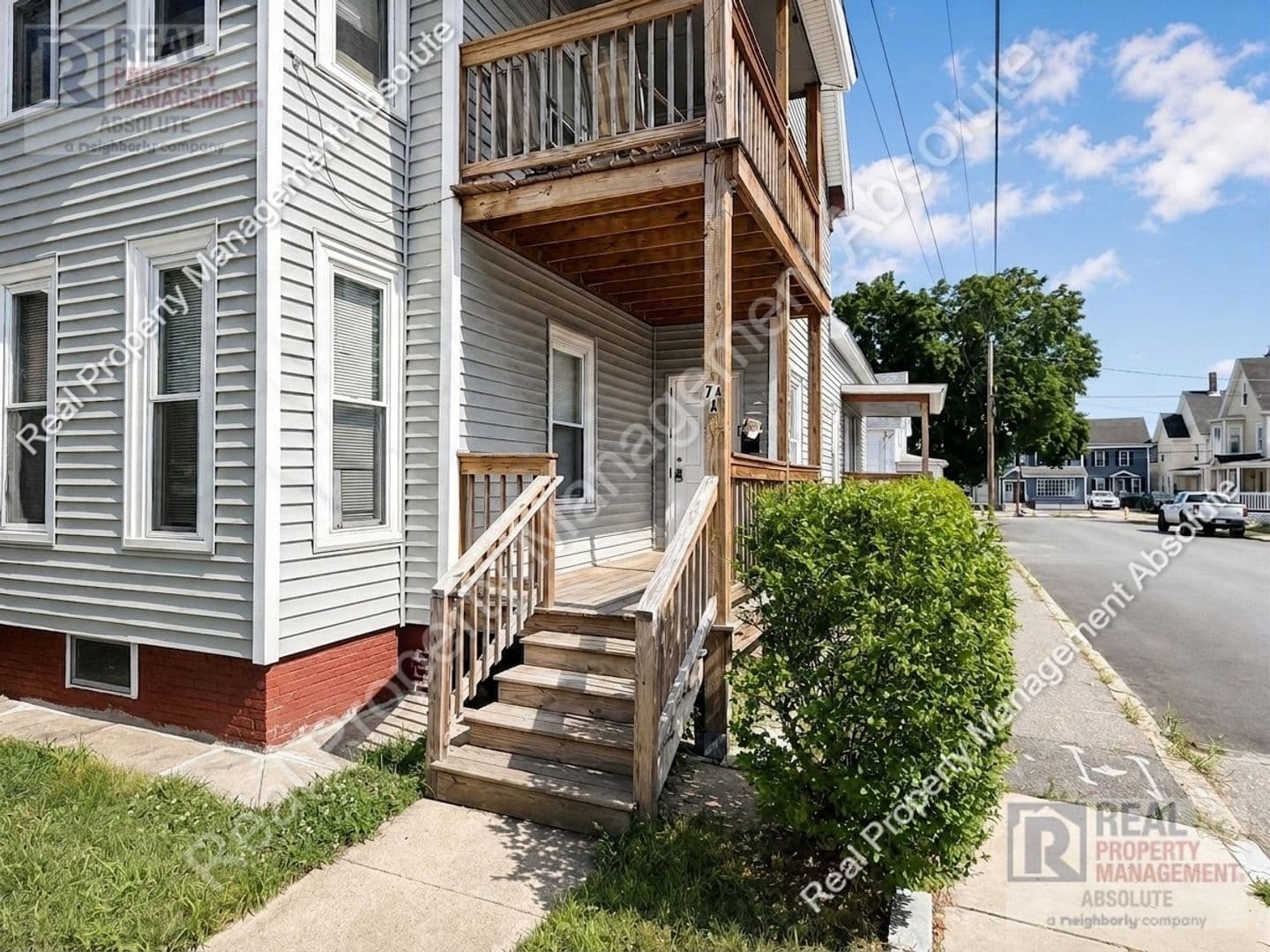 Nashua Apartment: 72-74 Kinsley St