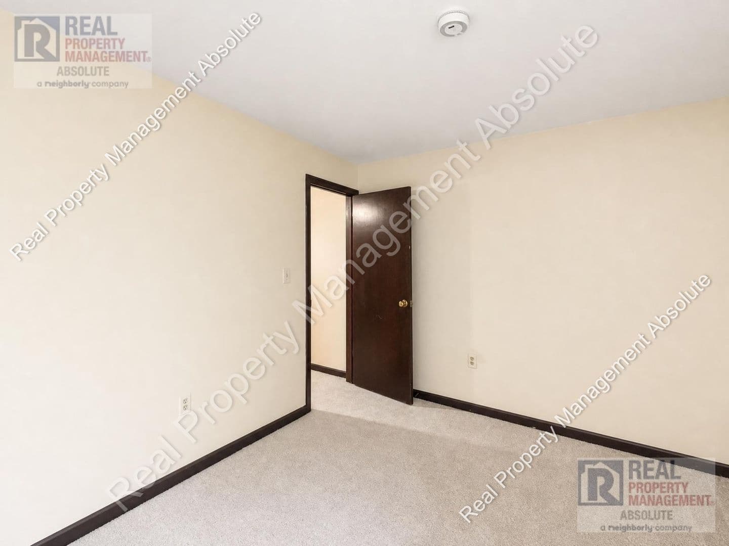 Hudson Apartment: 4 Harwood Rd