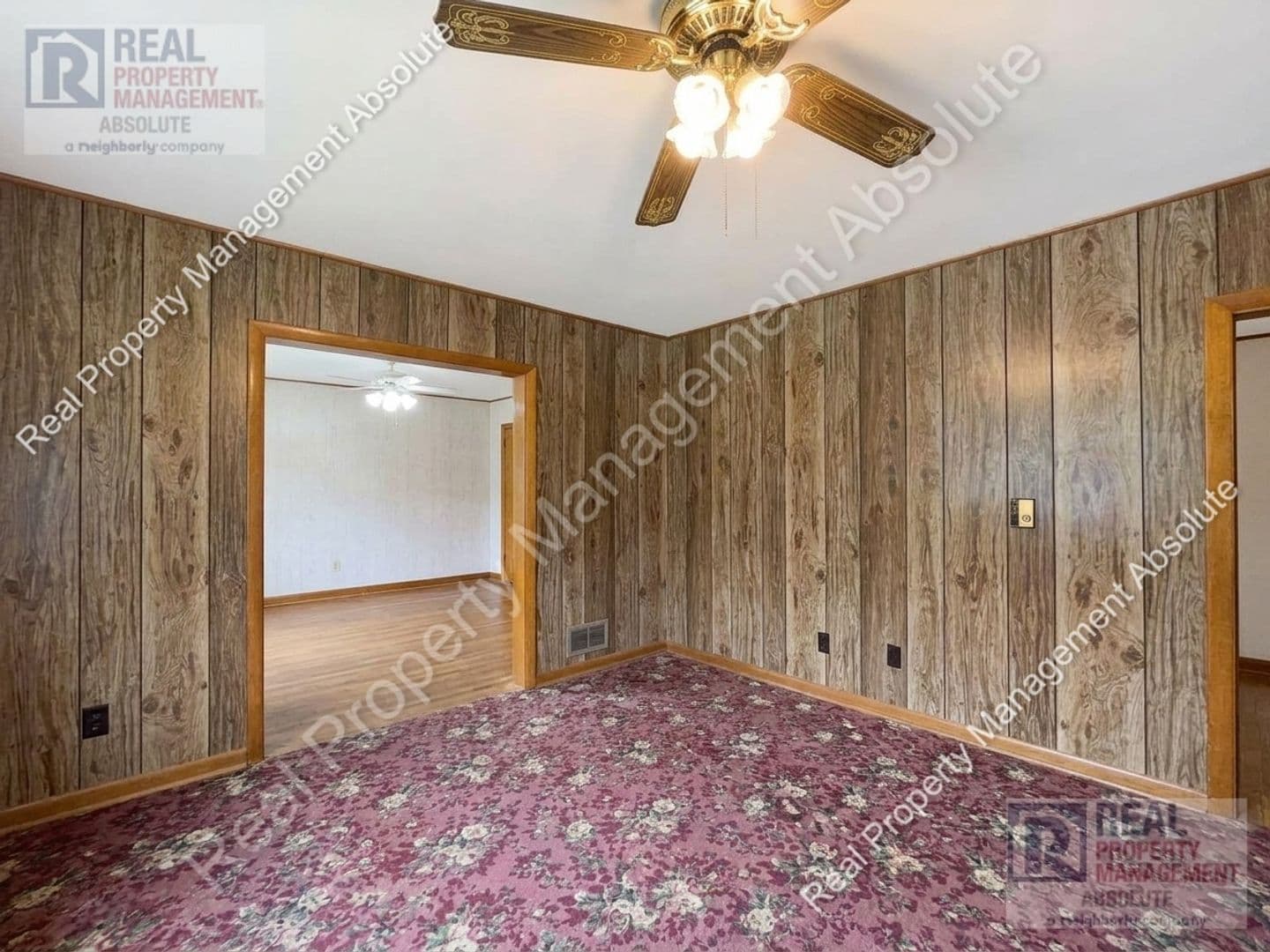 Pelham House: 324 Mammoth Rd