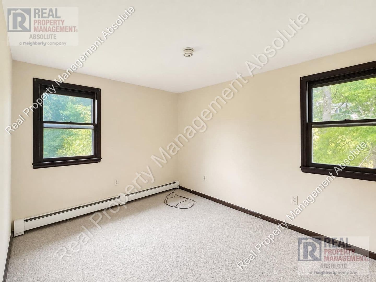Hudson Apartment: 4 Harwood Rd