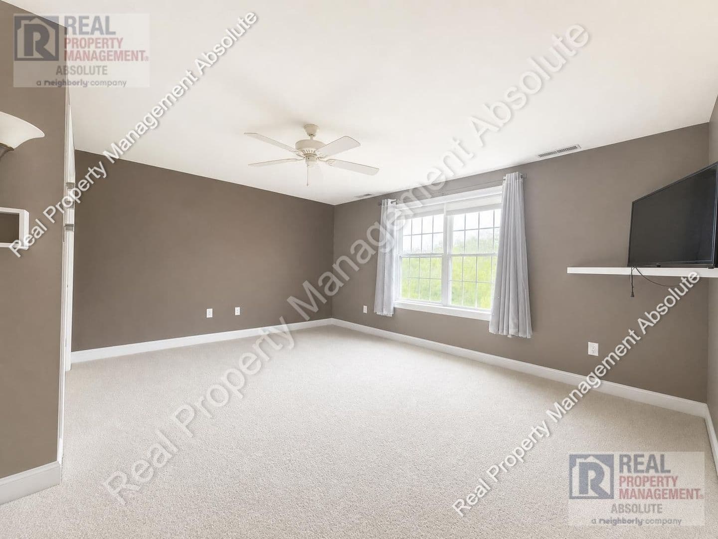 Hudson House: 23A Clearview Circle