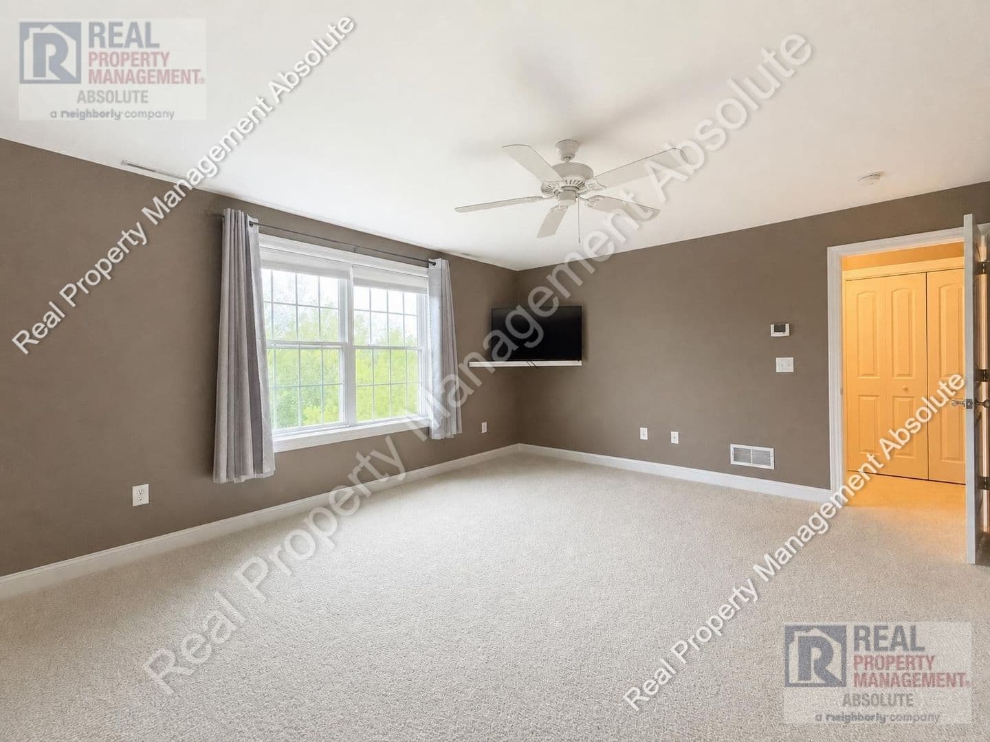 Hudson House: 23A Clearview Circle