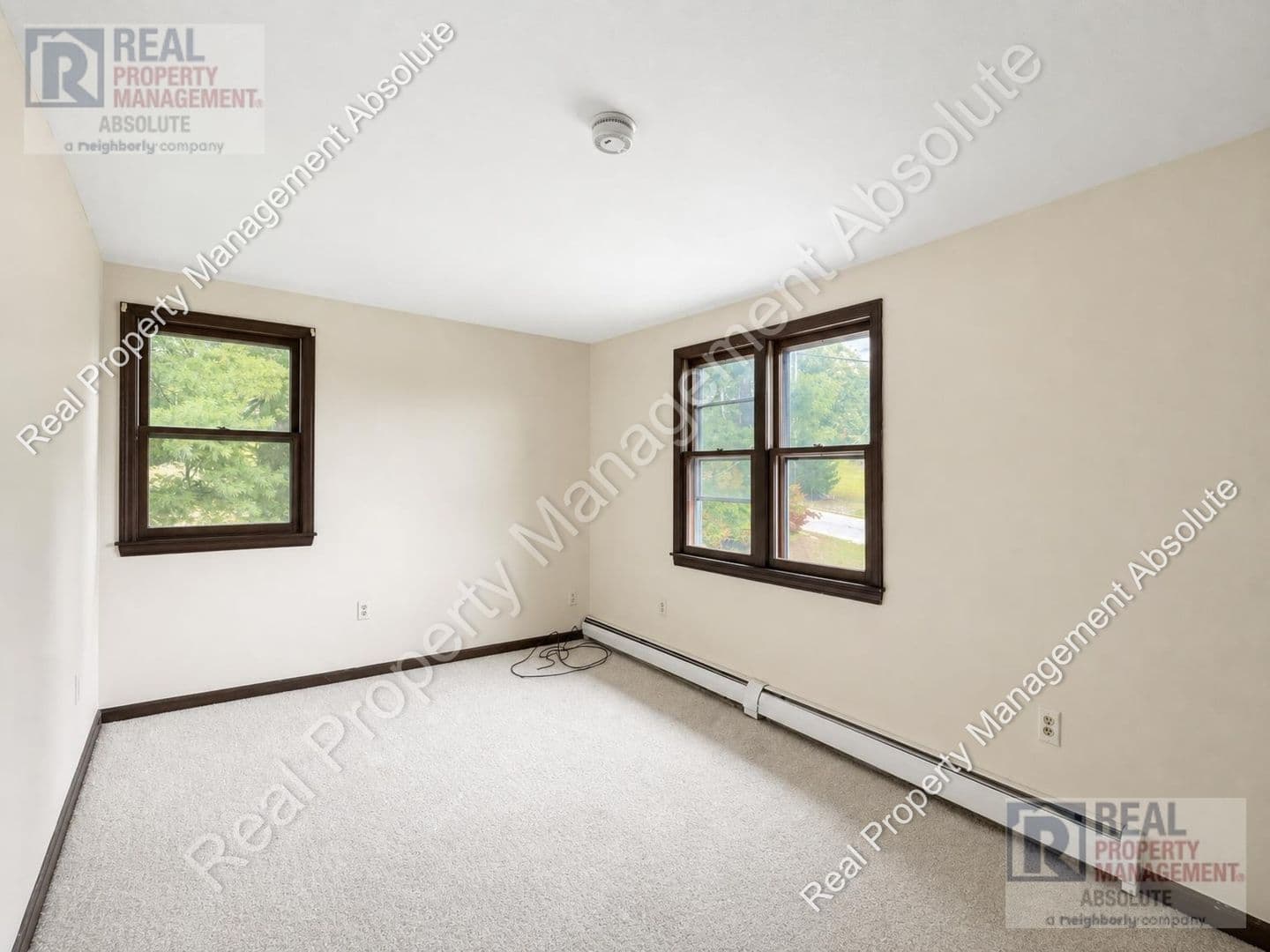 Hudson Apartment: 4 Harwood Rd