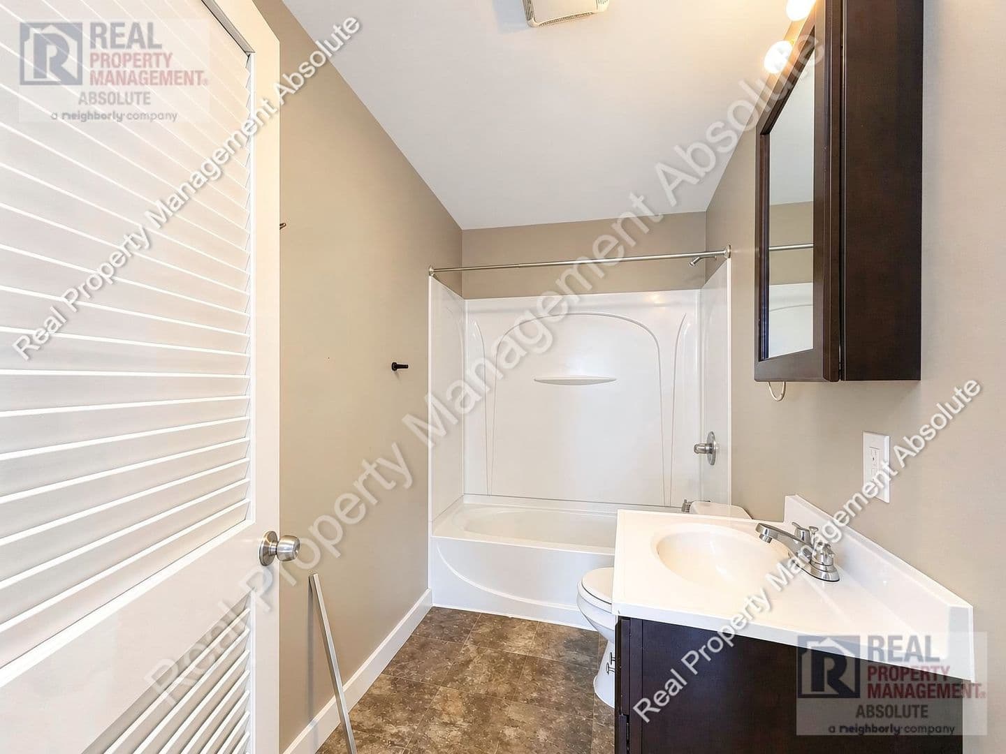 Nashua Apartment: 72-74 Kinsley St