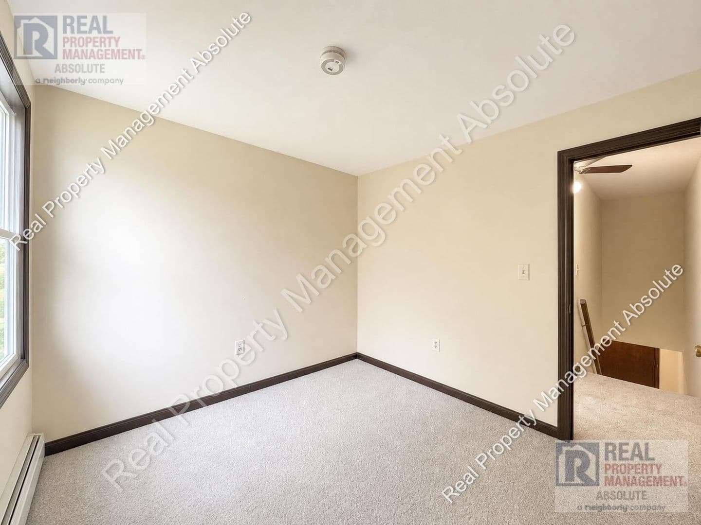 Hudson Apartment: 4 Harwood Rd