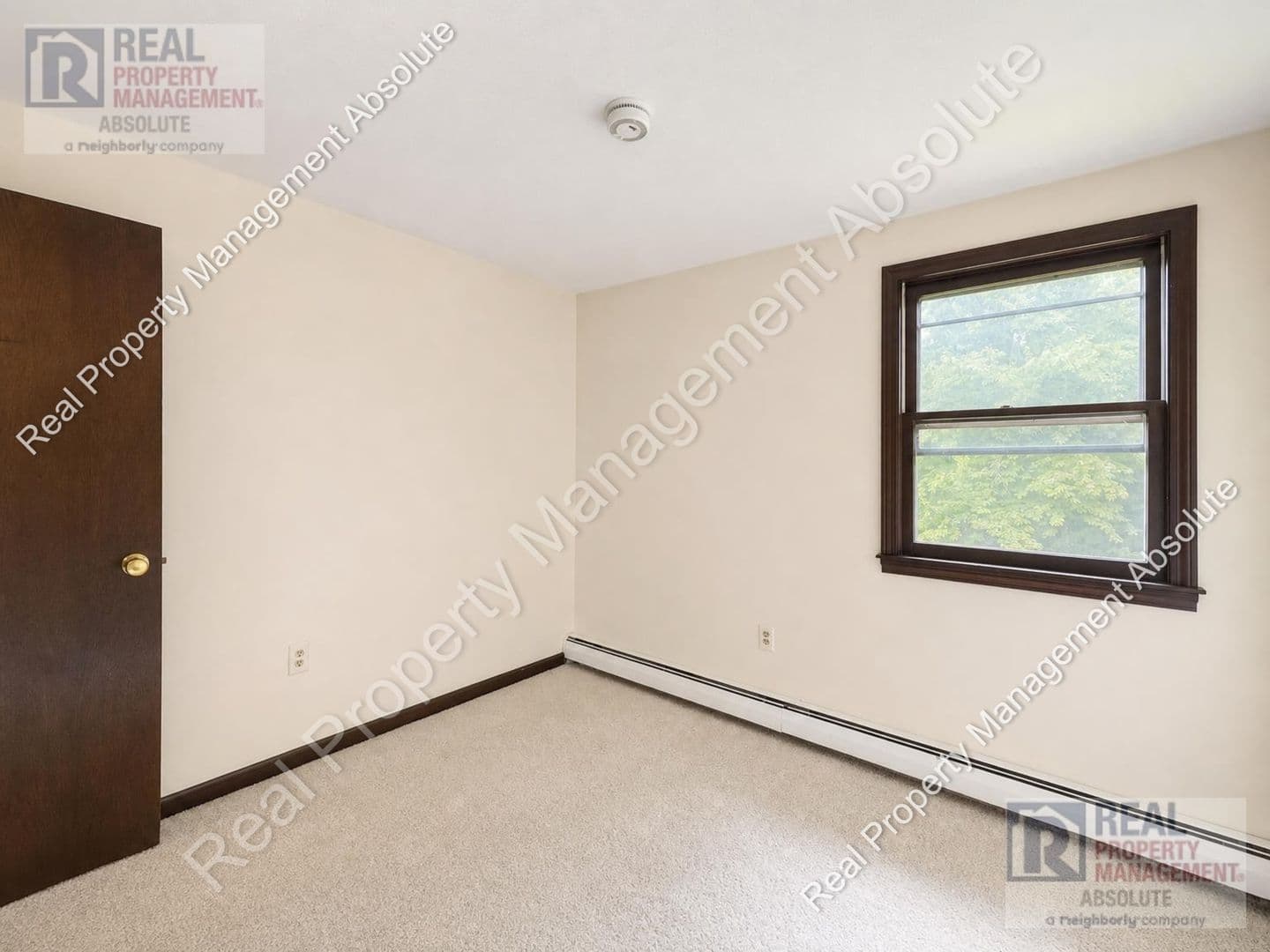 Hudson Apartment: 4 Harwood Rd