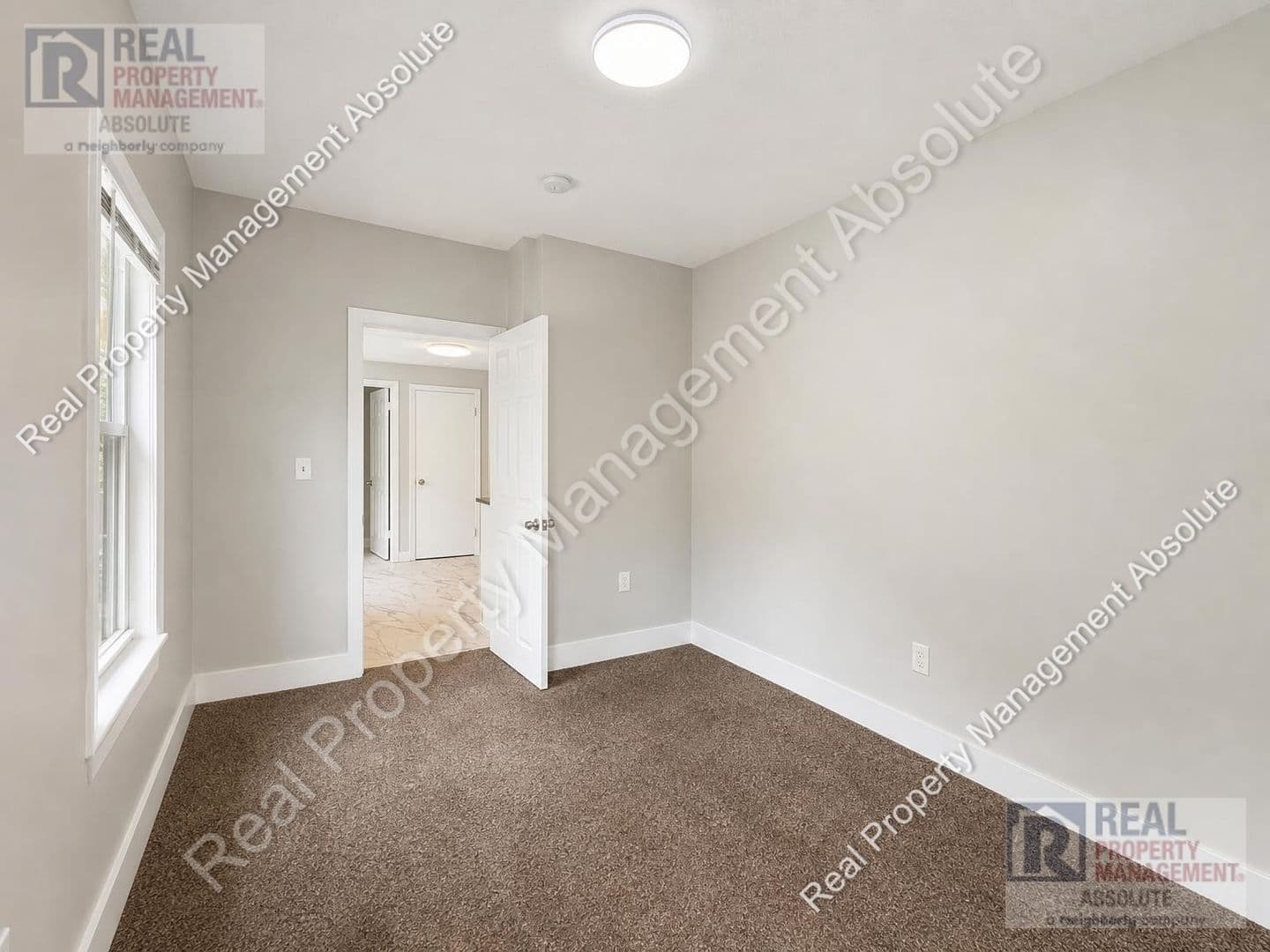 Nashua Apartment: 7 Commercial St