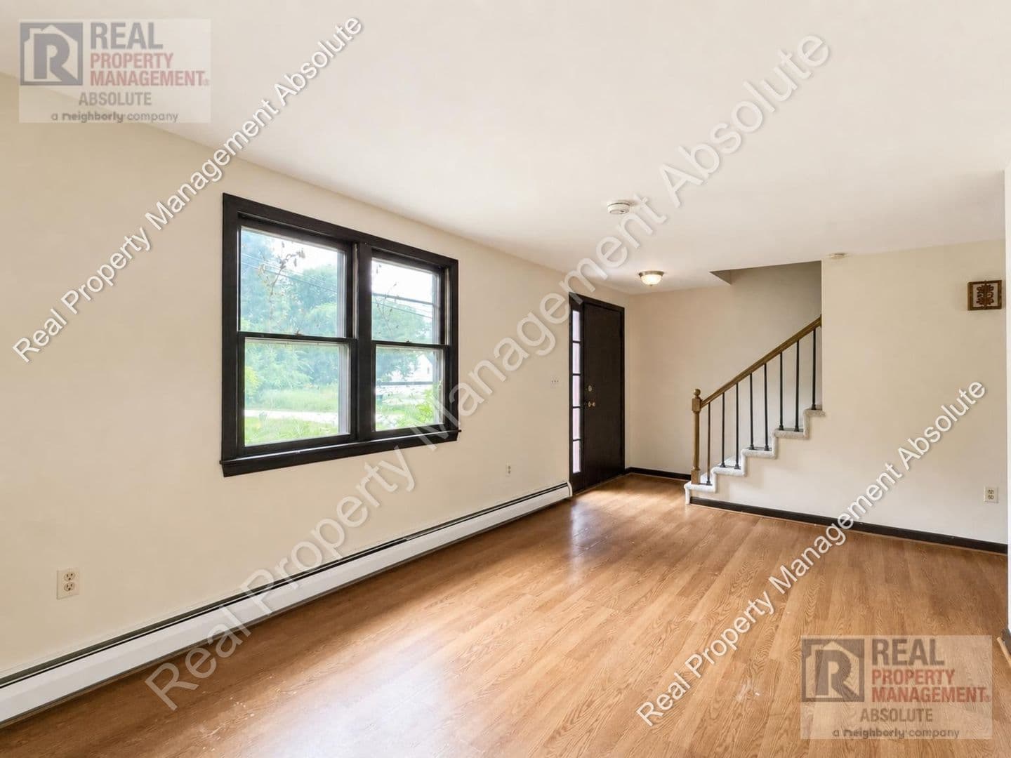 Hudson Apartment: 4 Harwood Rd