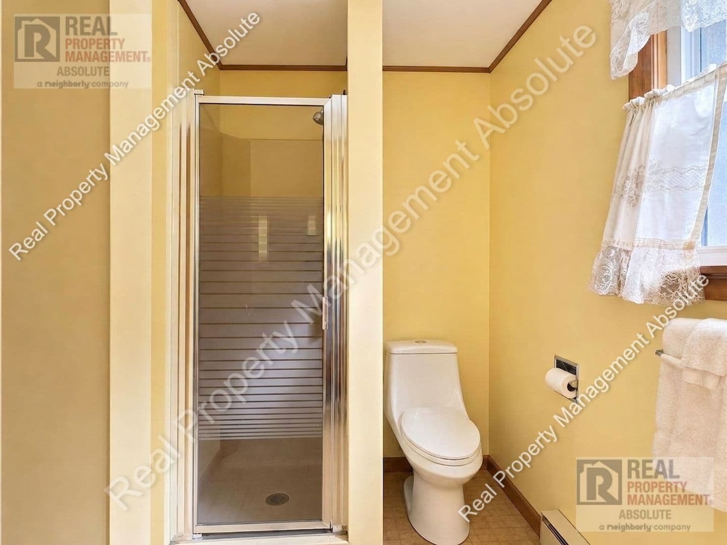 Pelham House: 324 Mammoth Rd
