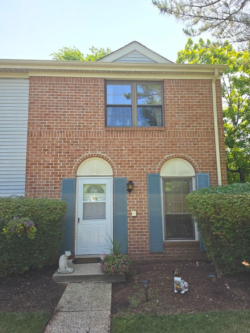 Franklin Park Townhome: 120 Pear Tree Lane