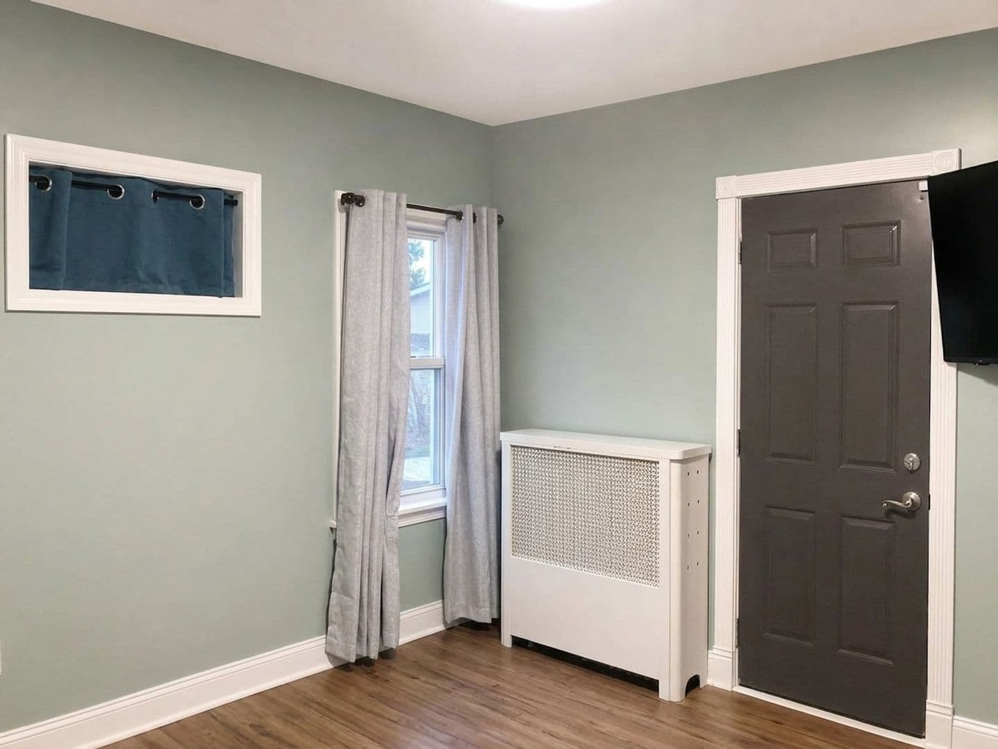 Belleville Apartment: 44 Overlook Avenue