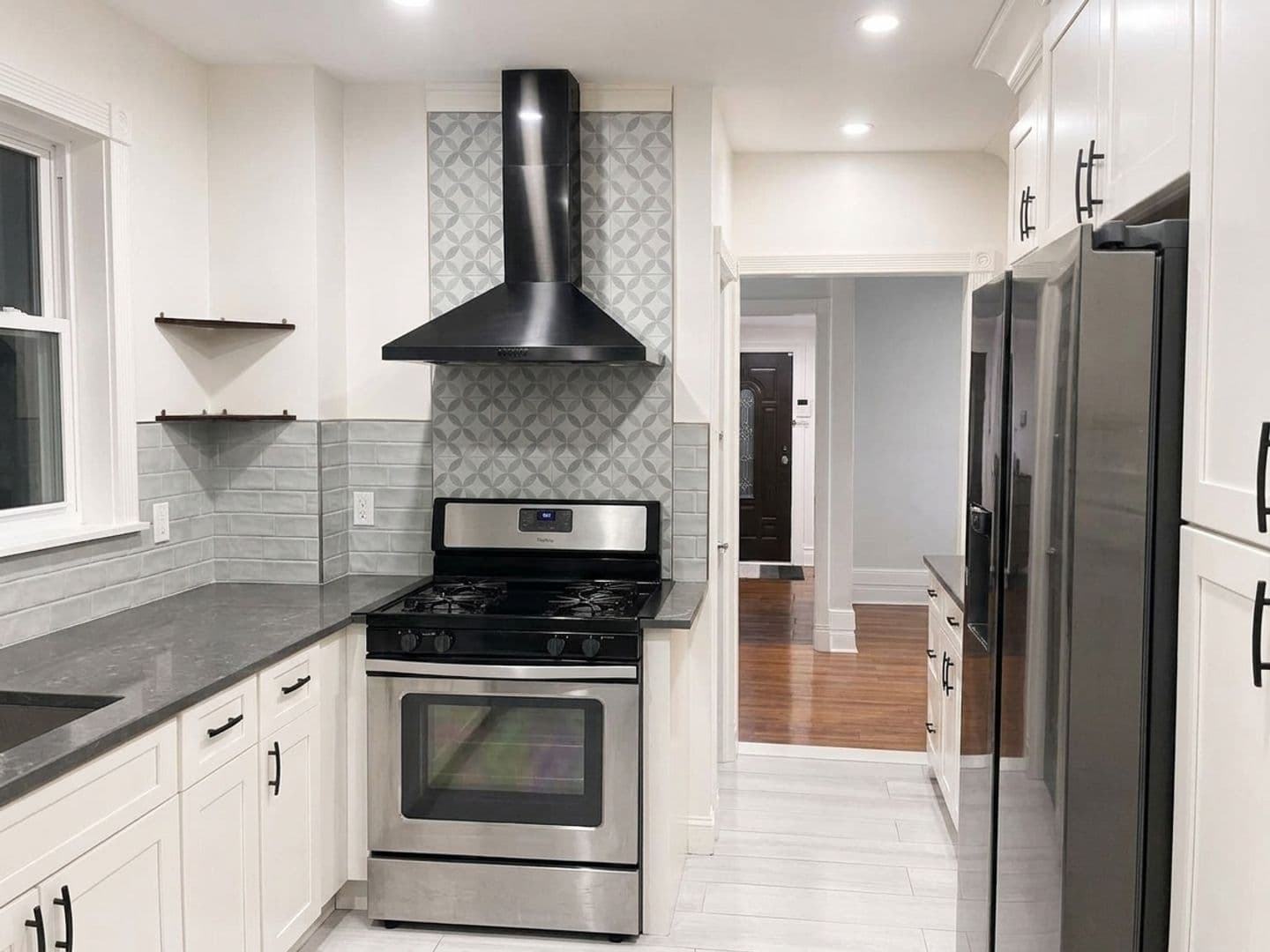 Belleville Apartment: 44 Overlook Avenue