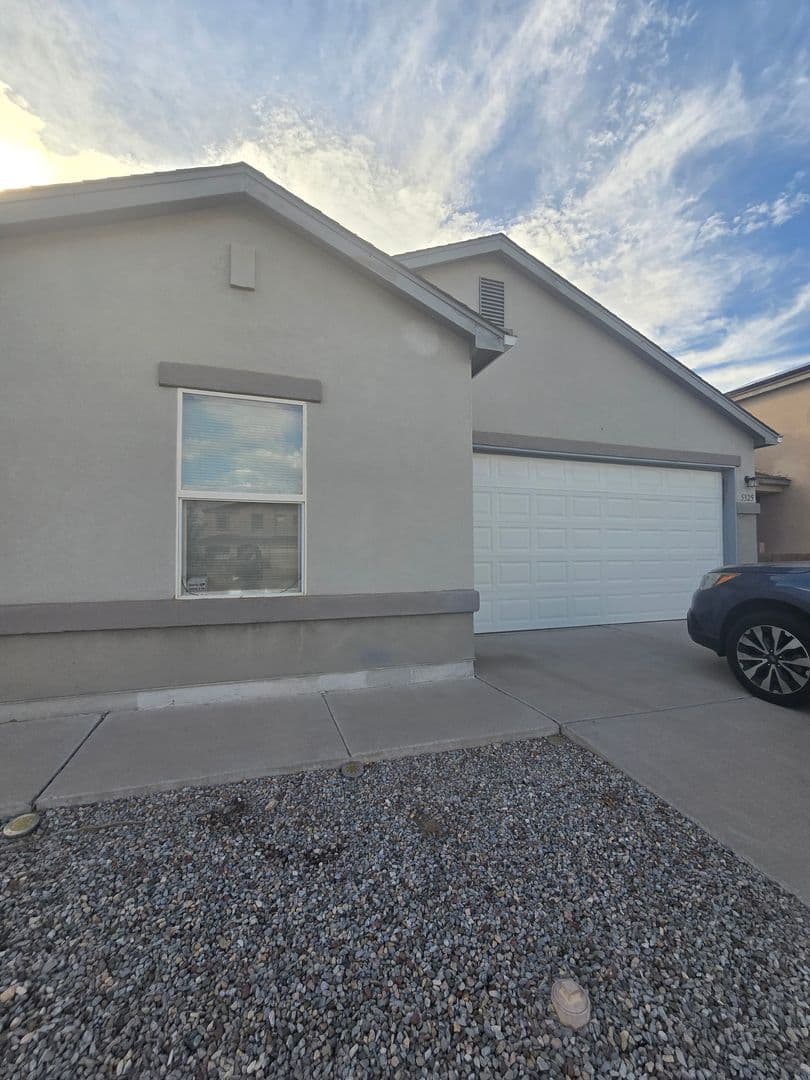Rio Rancho House: 5325 Caprock Ct