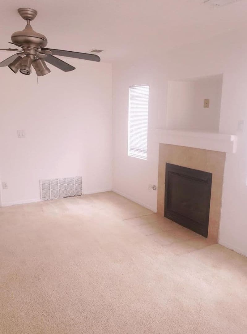 Rio Rancho House: 5532 Fence Lake Dr NE