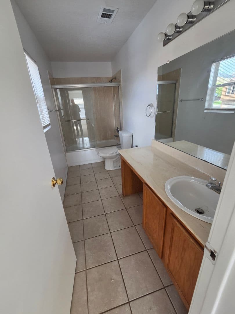 Albuquerque House: 3258 Moab Ln NE