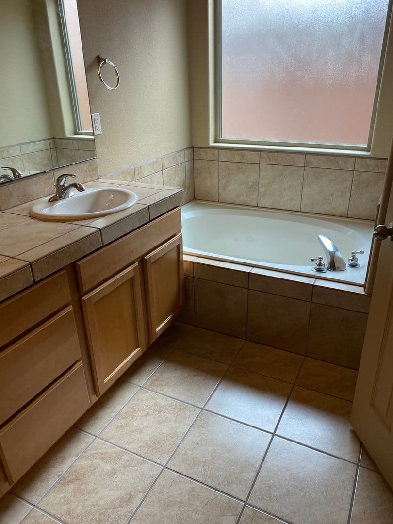 Albuquerque House: 11639 Pocono Rd SE