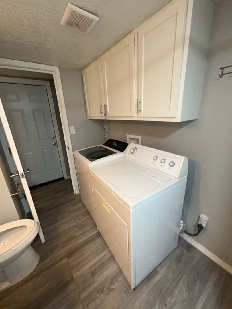 Los Lunas House: 4916 Moore Cir