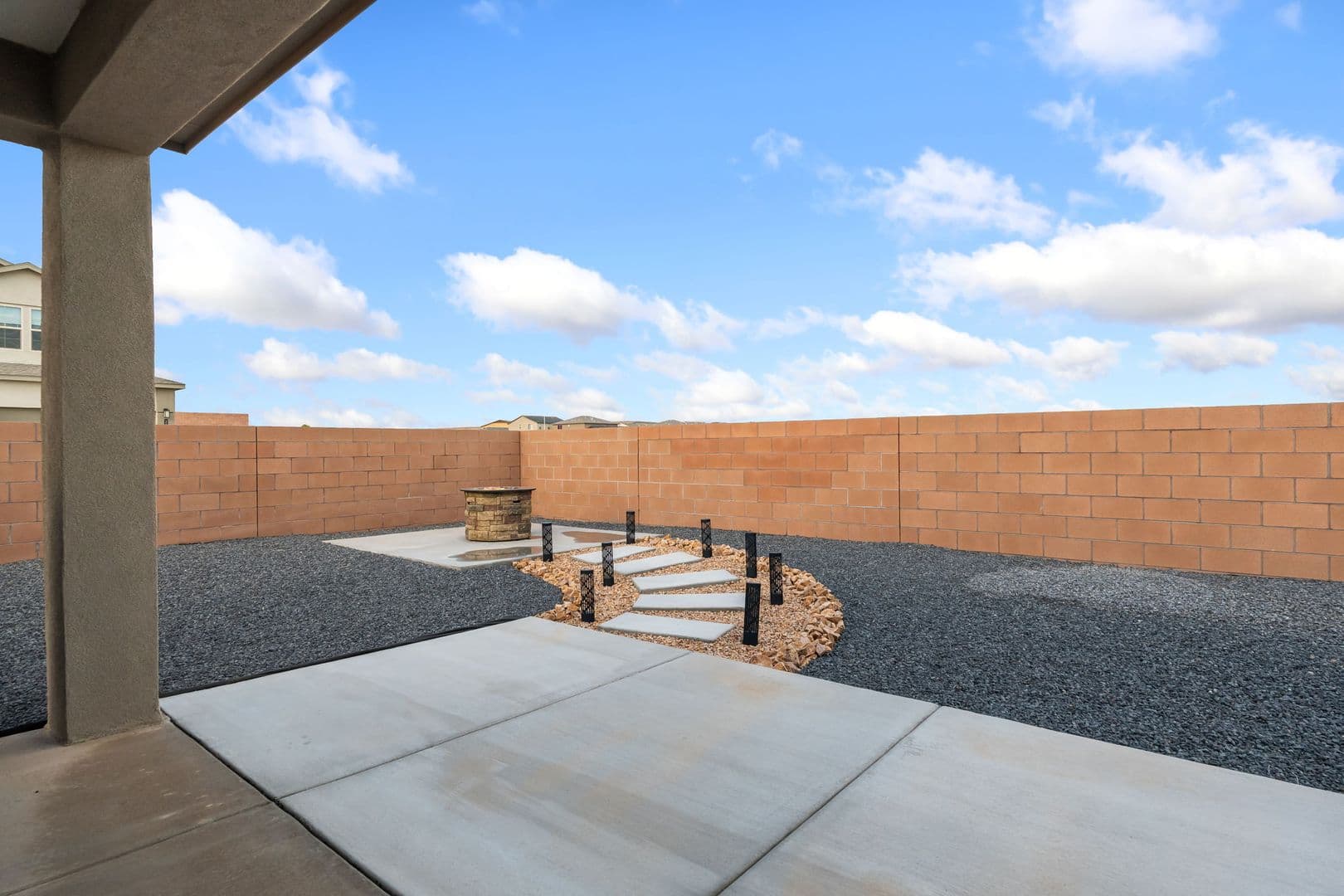 Rio Rancho House: 1504 Woods St NE