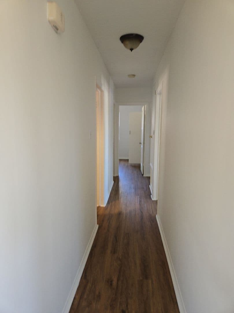 Albuquerque House: 813 Palisades Dr NW