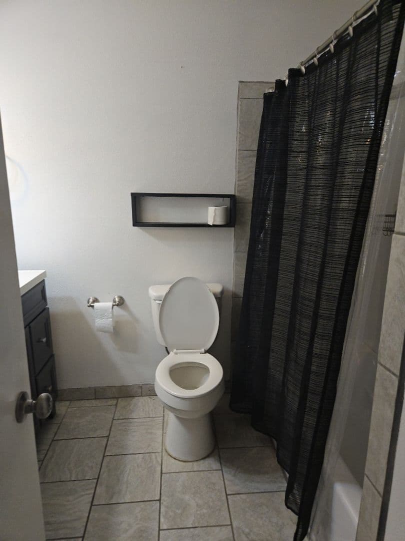 Albuquerque House: 8333 Comanche Rd NE Apt 16B