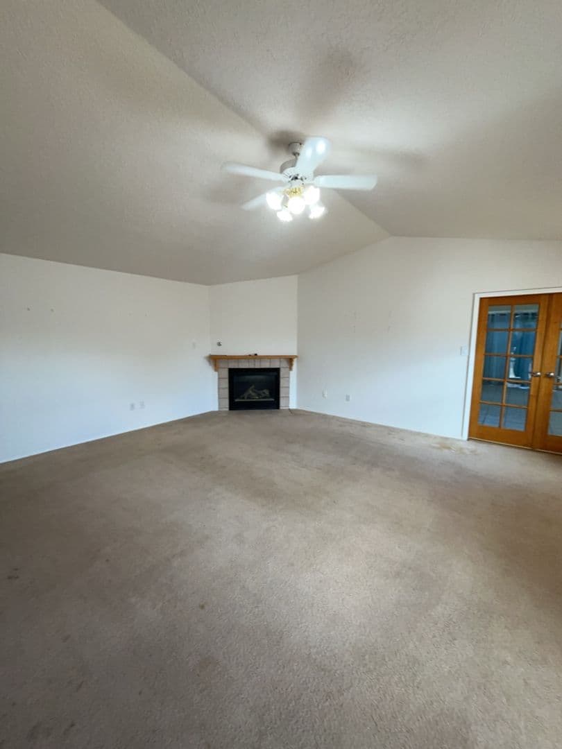 Albuquerque House: 11727 Deer Lodge Rd SE