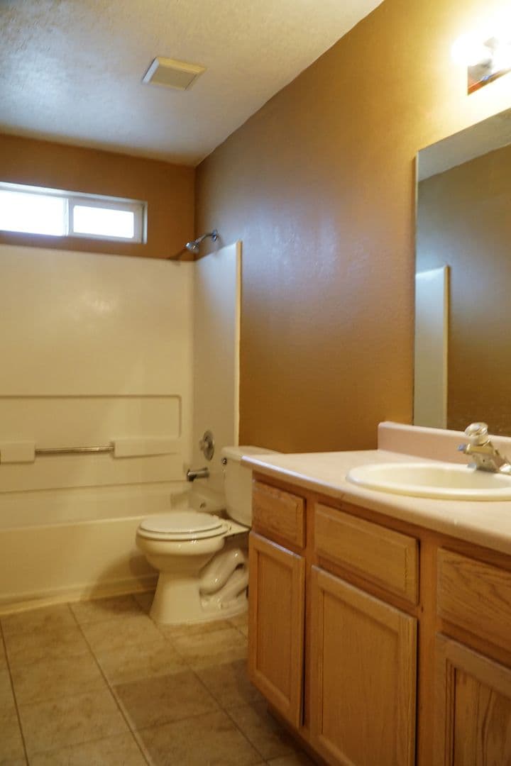 Albuquerque House: 10636 Rigoletto Drive NW
