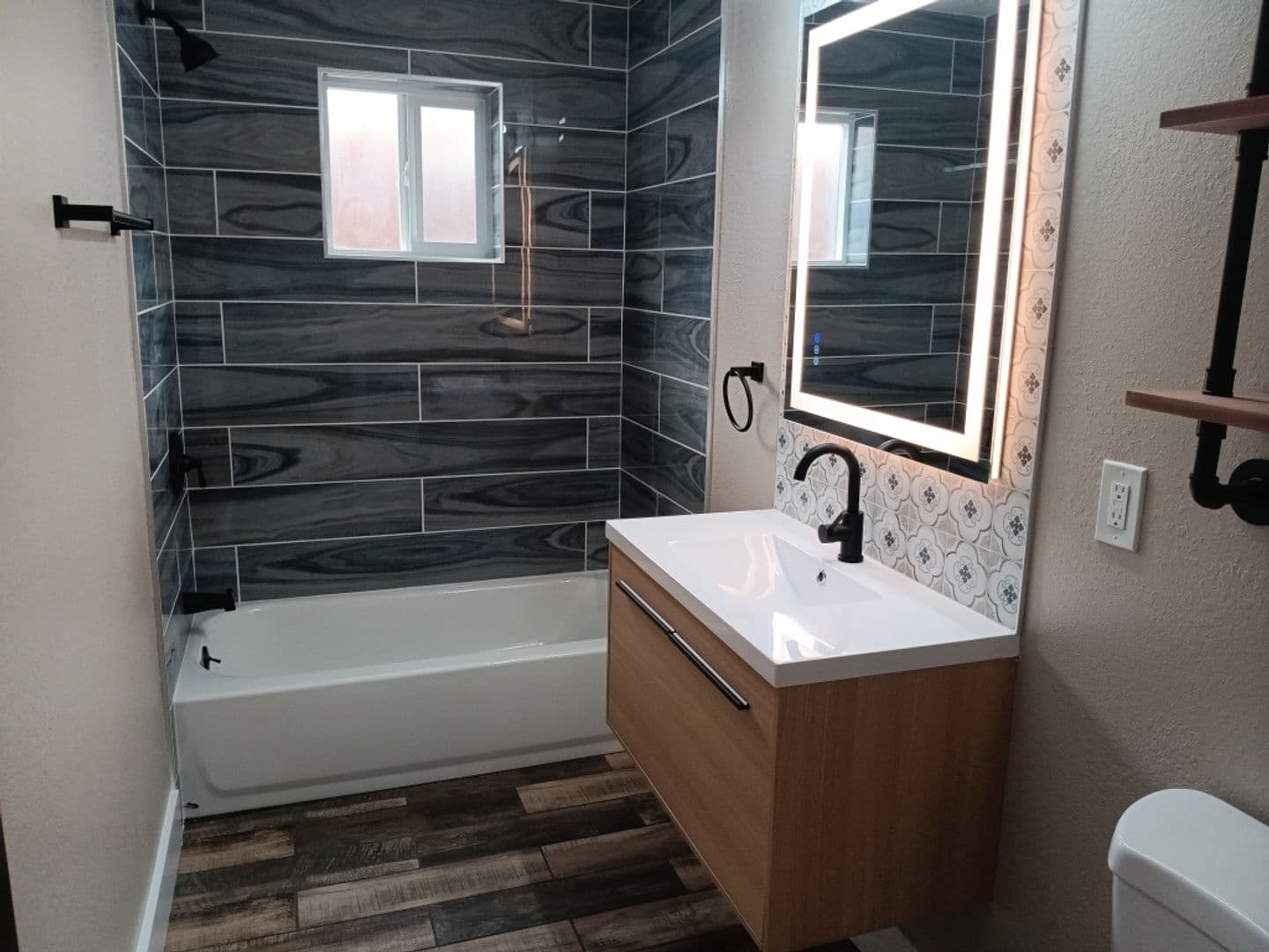 Albuquerque House: 1707 Anderson Pl SE