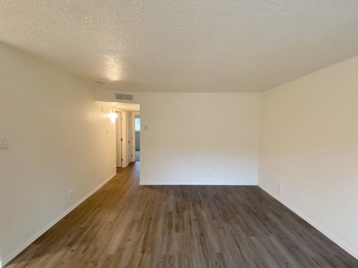 Albuquerque Apartment: 12120 Menaul Blvd NE