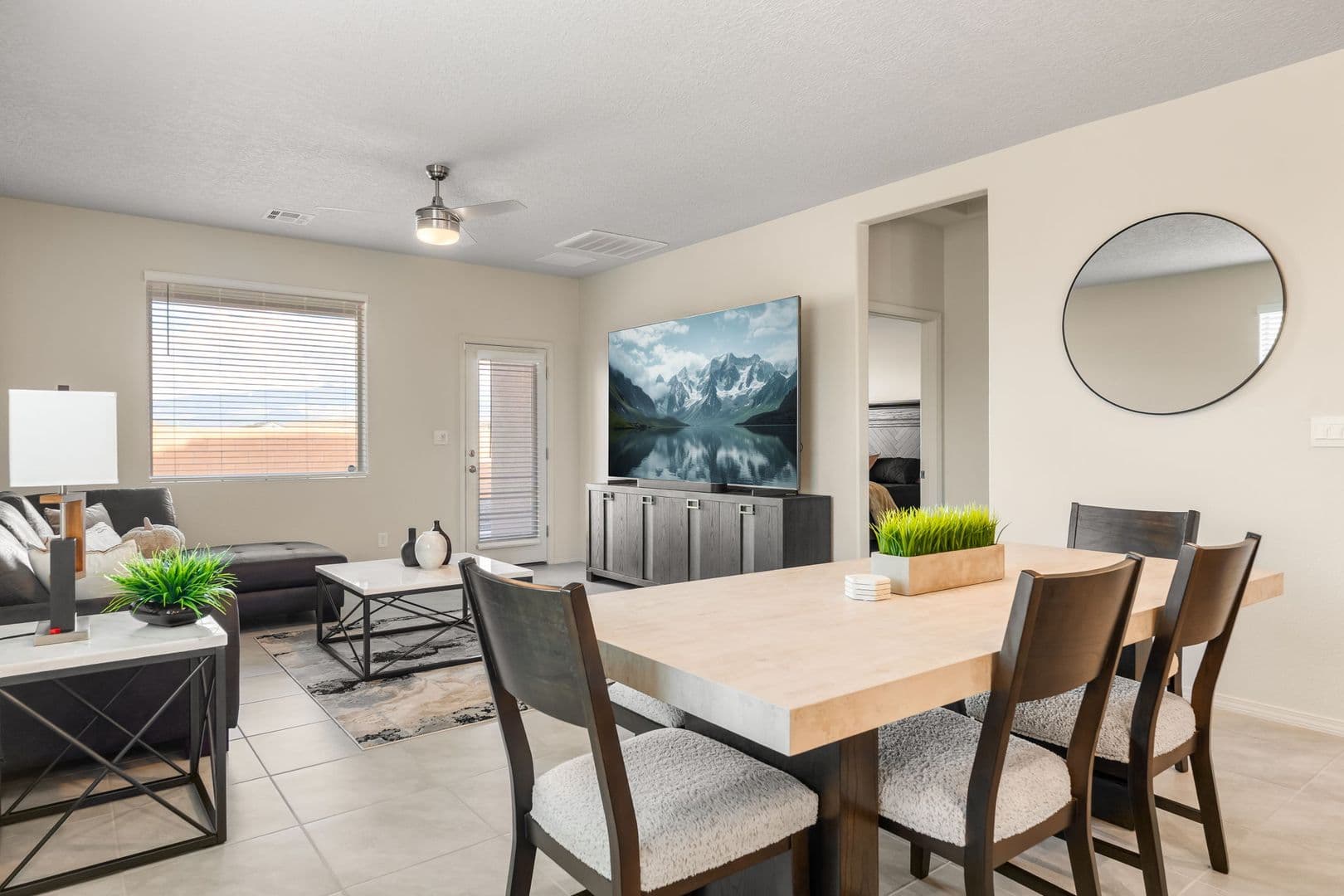 Rio Rancho House: 1504 Woods St NE