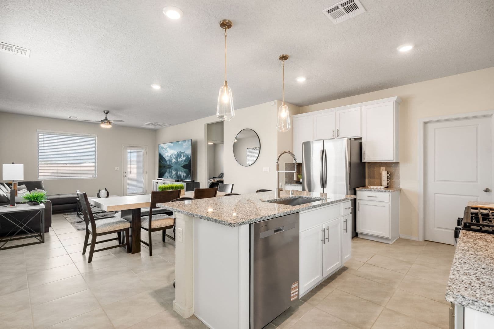 Rio Rancho House: 1504 Woods St NE