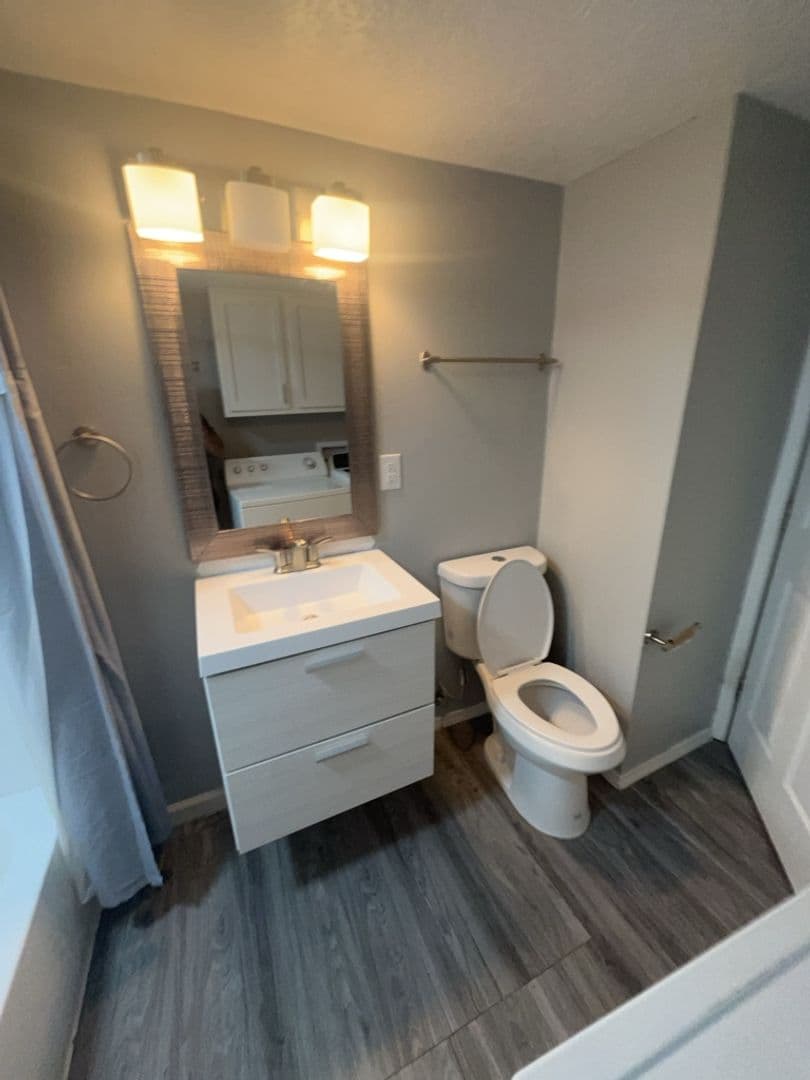 Los Lunas House: 4916 Moore Cir