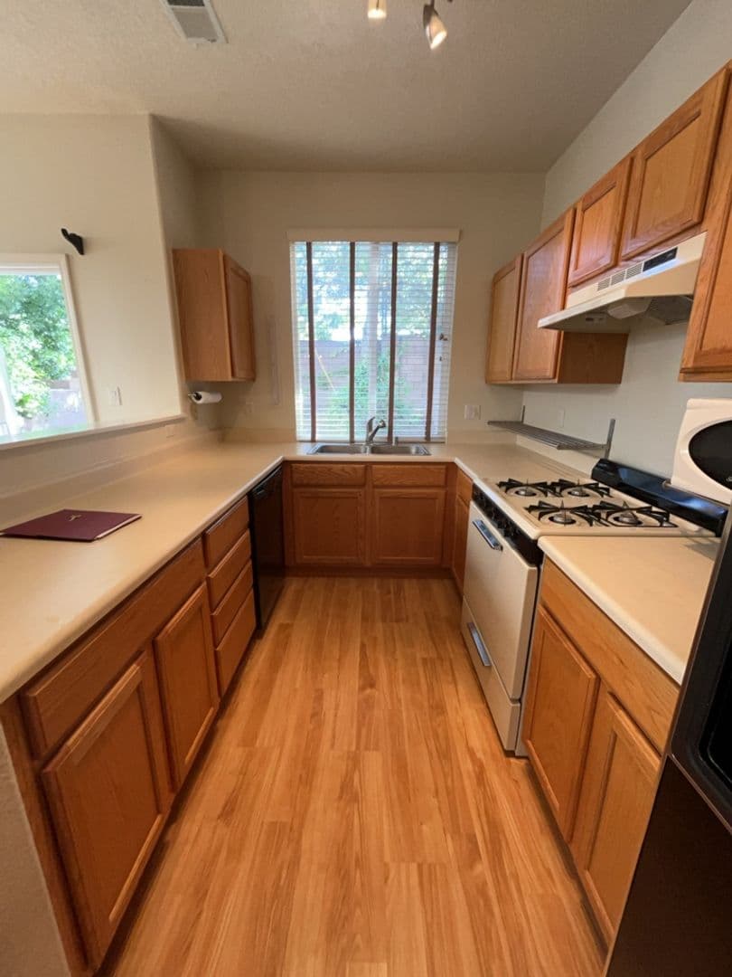 Albuquerque House: 7817 Louisiana Blvd NE Unit 202
