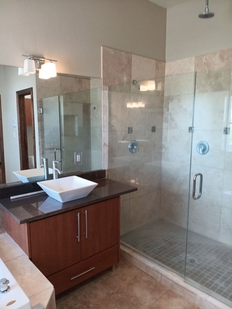 Albuquerque Apartment: 915 Edith Blvd NE