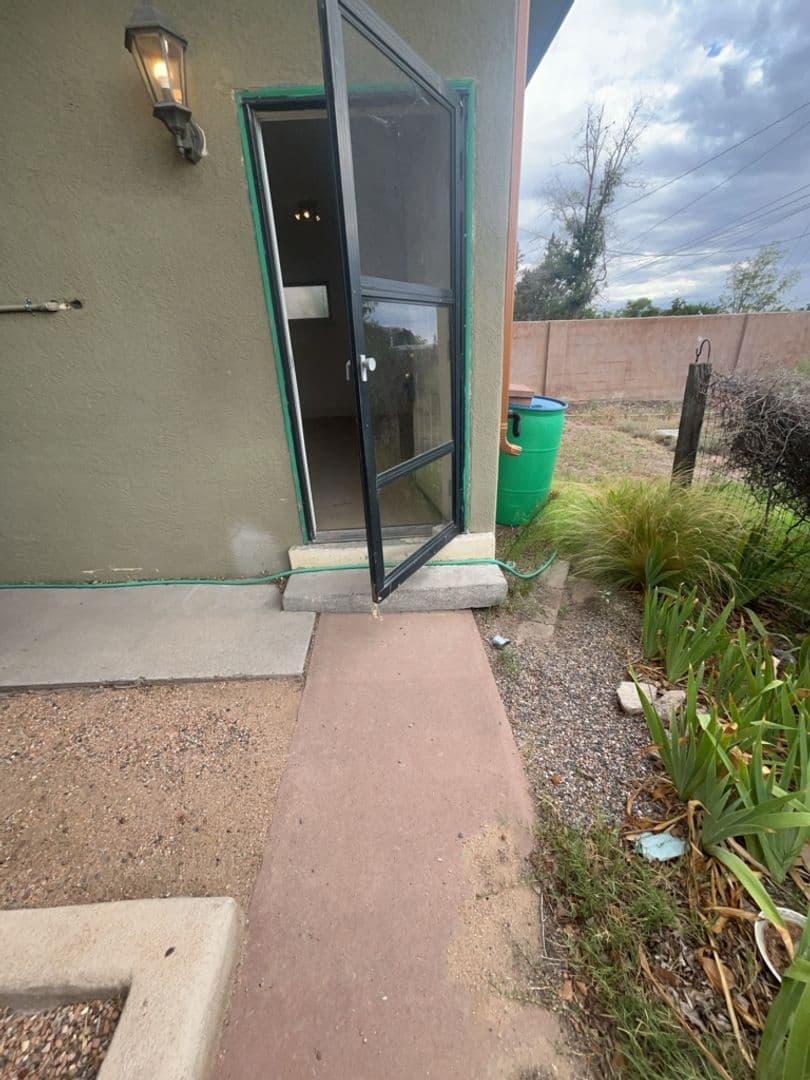 Albuquerque House: 1313 Girard Blvd. SE, Casita Studio