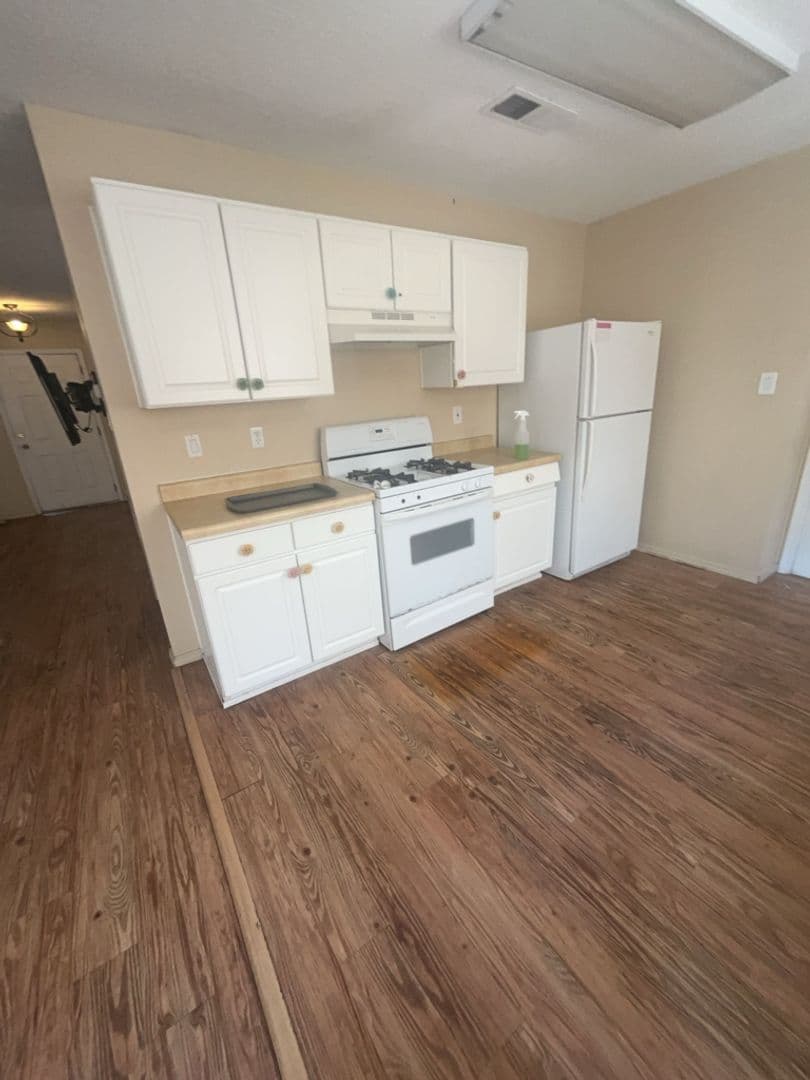Albuquerque House: 4272 Altura Vista Ln NE