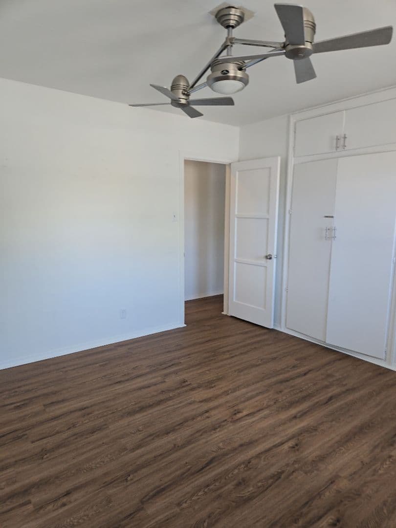 Albuquerque House: 813 Palisades Dr NW