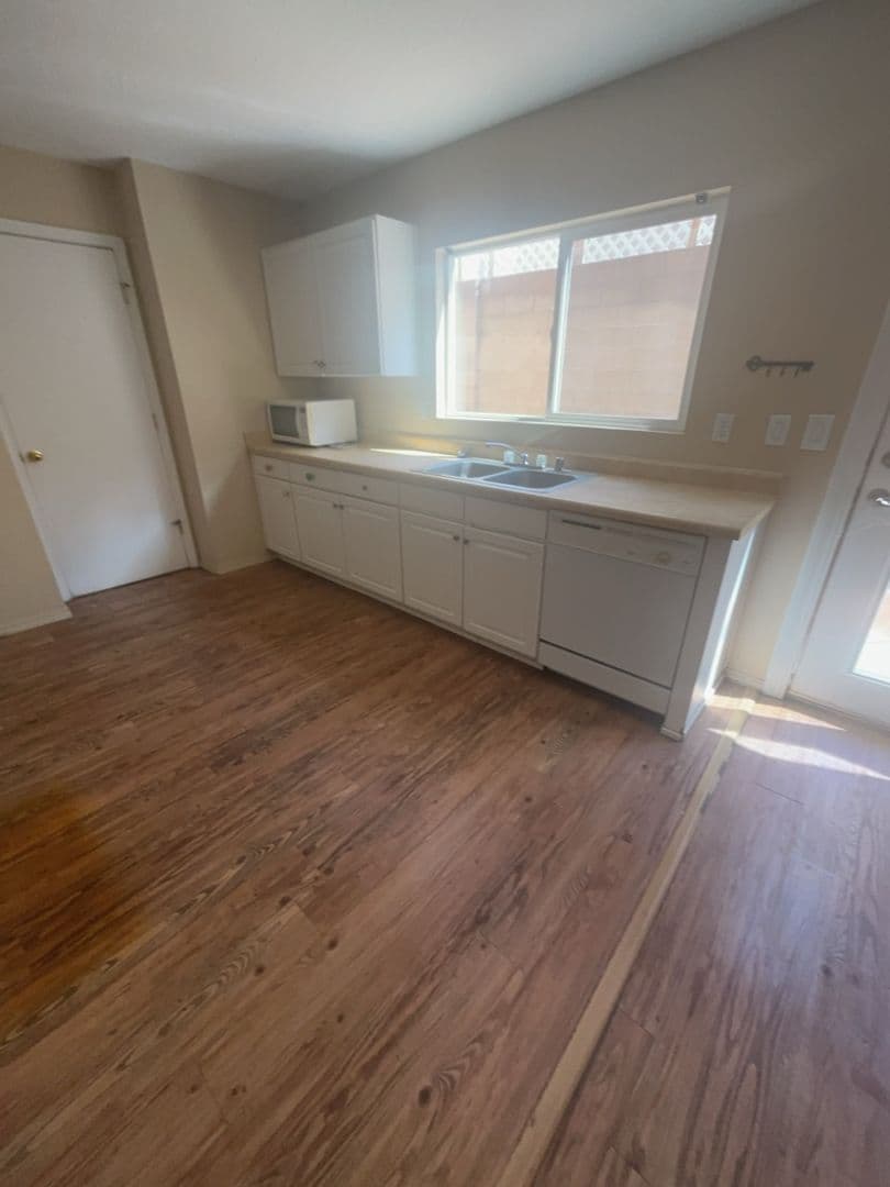 Albuquerque House: 4272 Altura Vista Ln NE