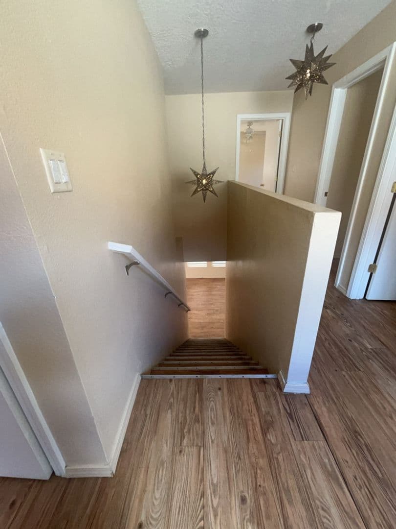Albuquerque House: 4272 Altura Vista Ln NE