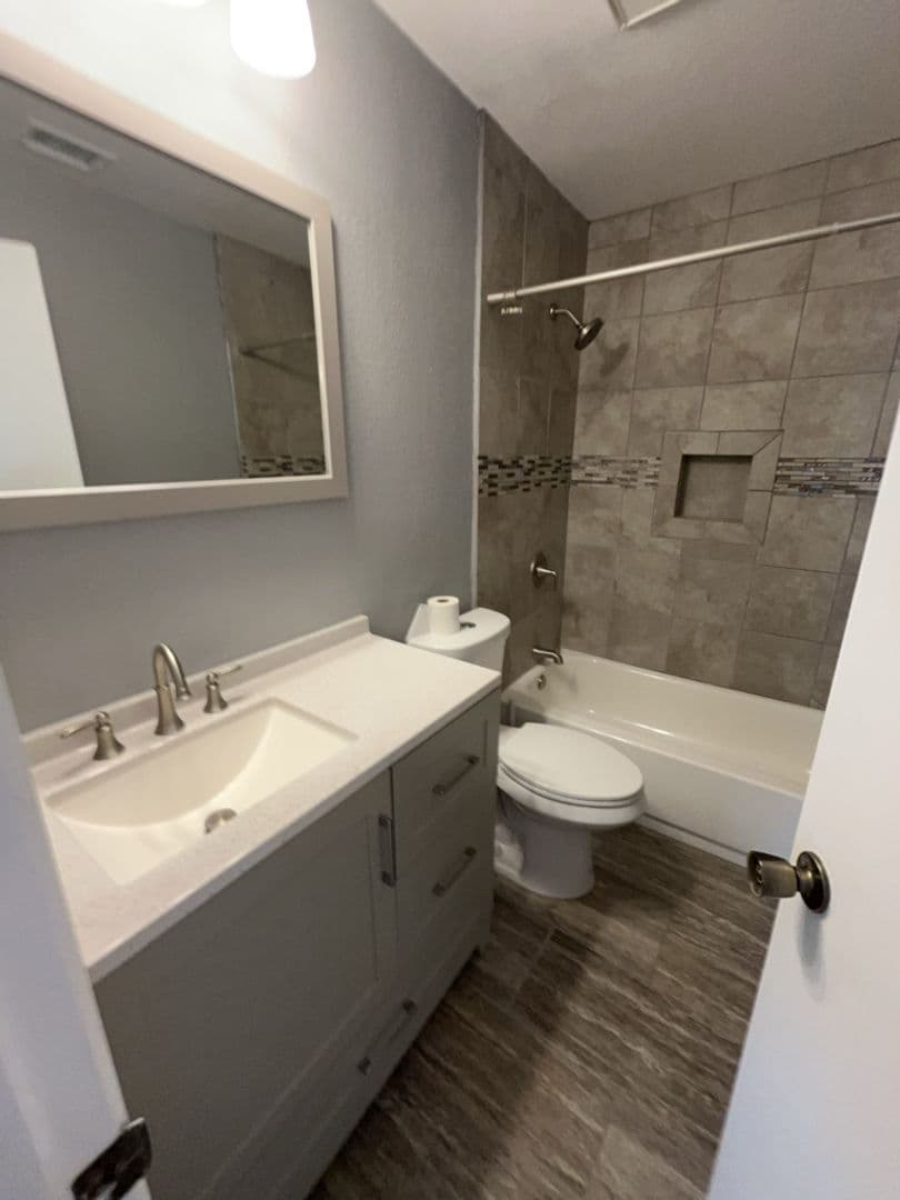 Albuquerque House: 7612 Elderwood Dr NW