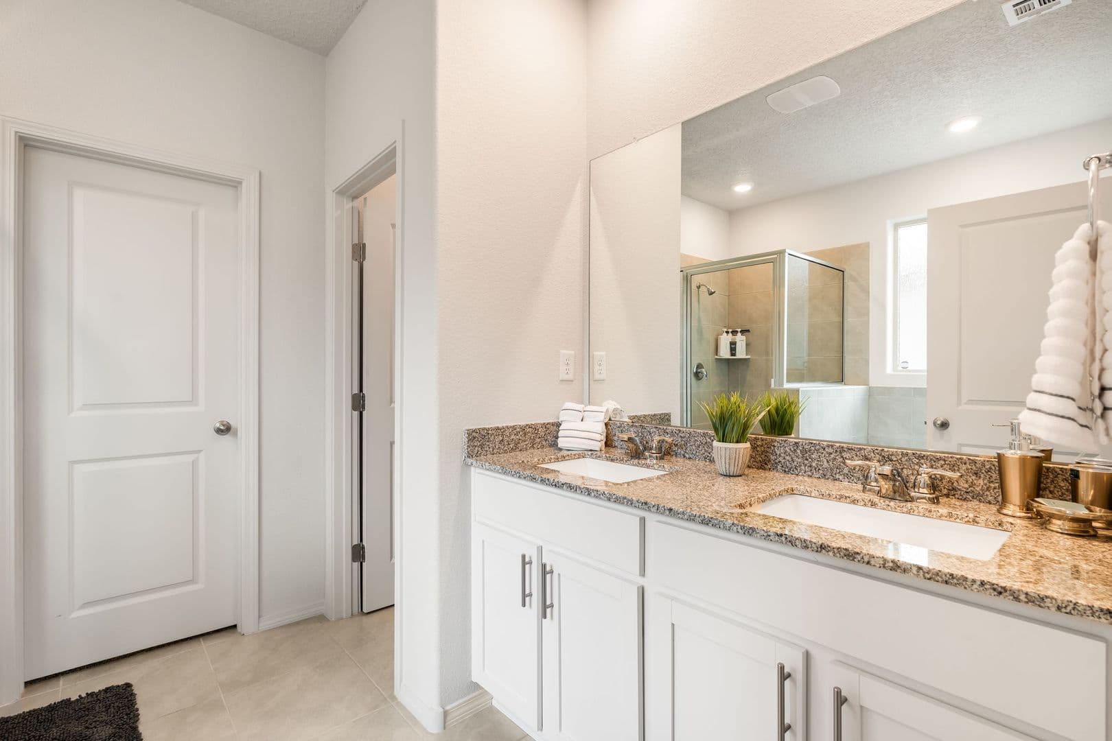 Rio Rancho House: 1504 Woods St NE
