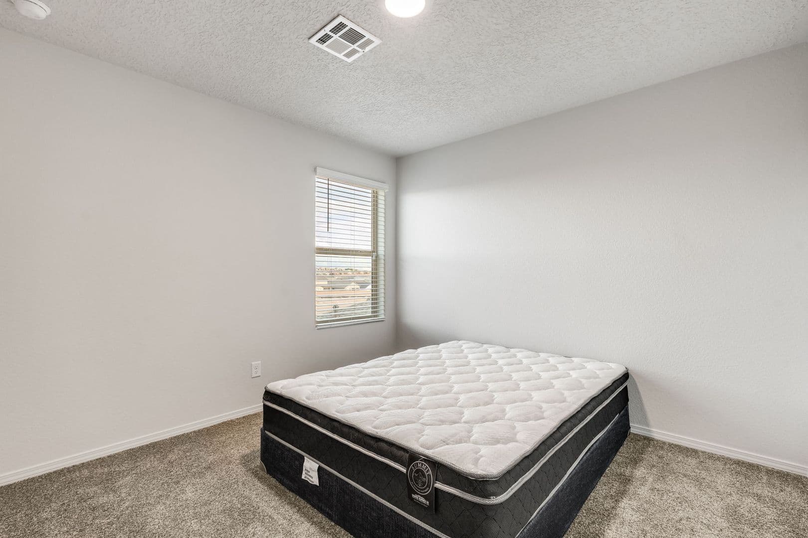 Rio Rancho House: 1504 Woods St NE