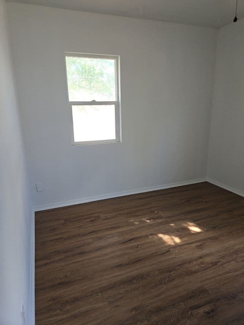 Albuquerque House: 813 Palisades Dr NW