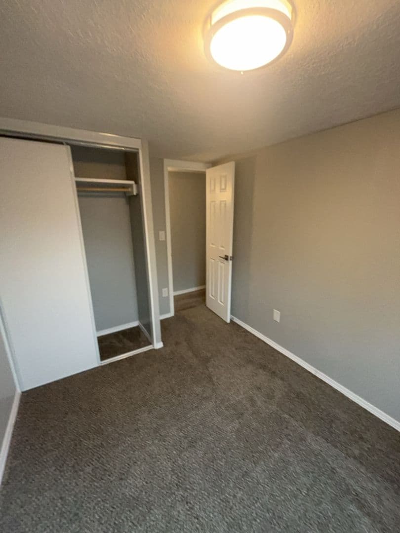 Los Lunas House: 4916 Moore Cir