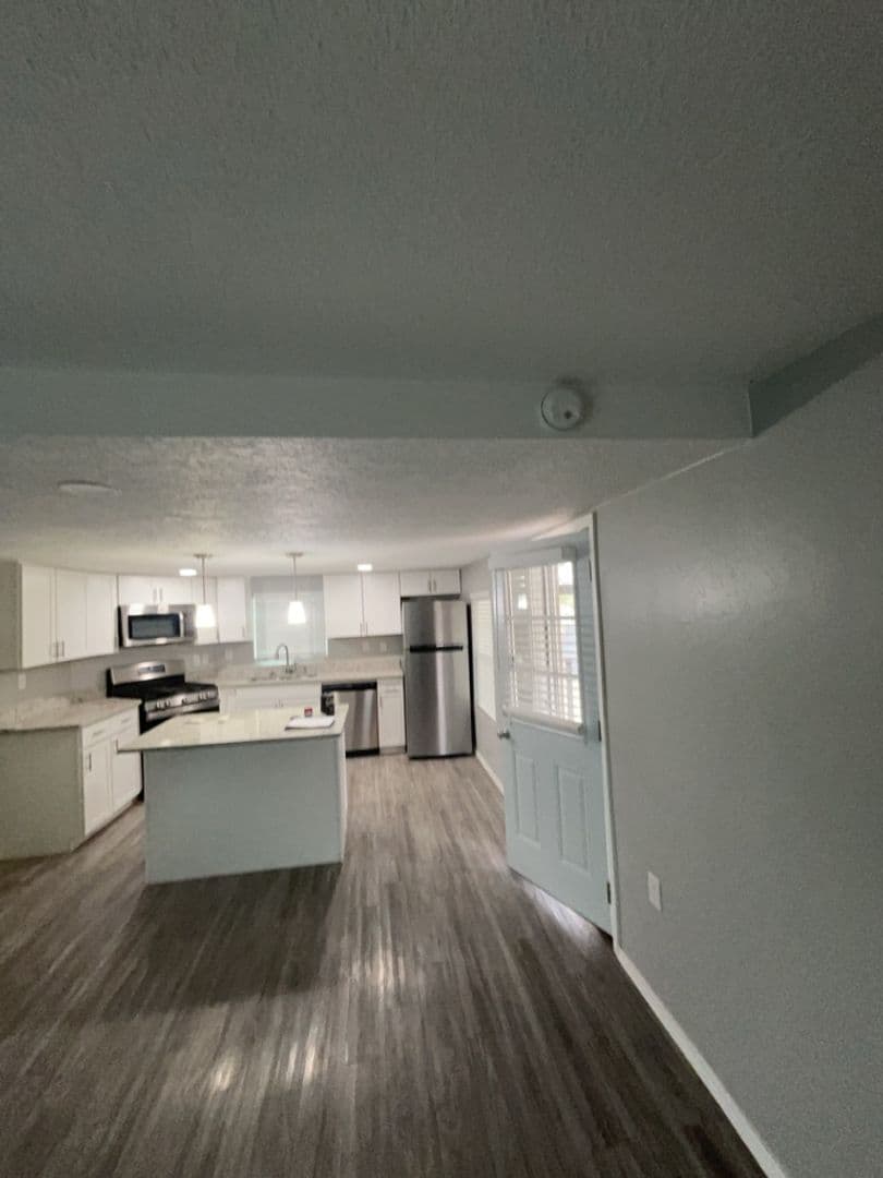Los Lunas House: 4916 Moore Cir